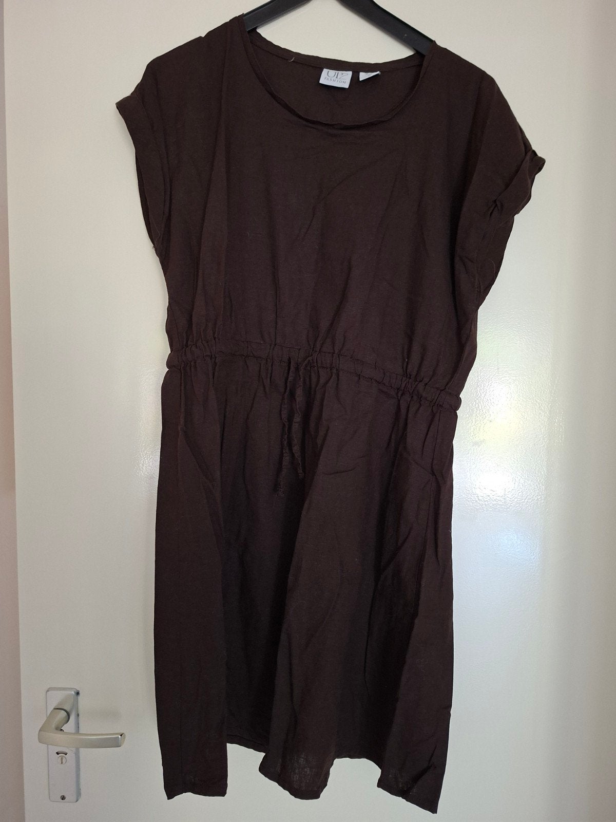 Bruine jurk, Kleding | Dames, Maat 38/40 (M), Bruin, Nieuw, Ophalen of Verzenden