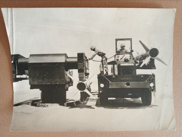 Zeldzame foto: Mobiele raketwerper VS Marine Corps, Gebruikt, Foto, Ophalen of Verzenden, 1940 tot 1960
