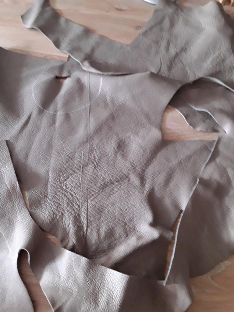 Partij rest leer beige kleurig, ongeveer 3 kg, Ophalen of Verzenden, Nieuw, Beige, Knutselmateriaal