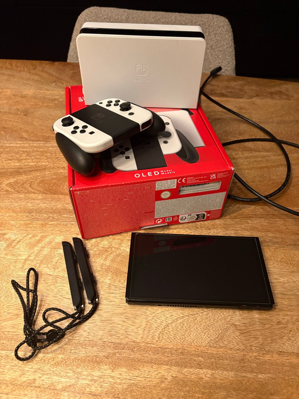 Nintendo Switch OLED - Wit - Compleet met doos, Ophalen, Gebruikt, Met 2 controllers, Switch OLED