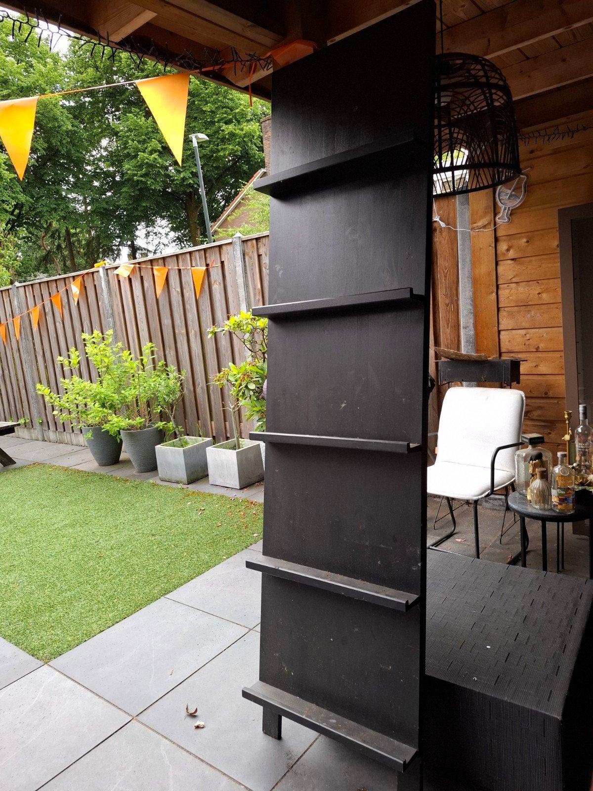 Zwart houten wandrek/ leunkast, Ophalen, Met plank(en), Minder dan 50 cm, Gebruikt