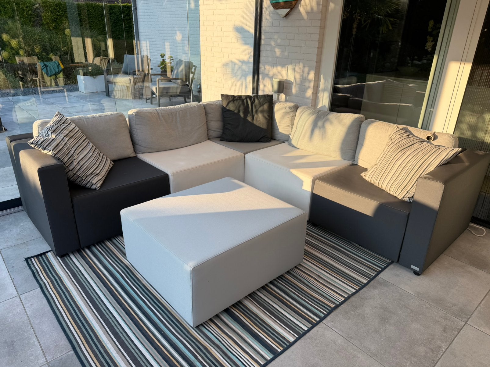 Triniti Modulaire Loungeset.: grote hoekbank met hocker, Tuin en Terras, Tuinsets en Loungesets, Ophalen, Hocker, Zo goed als nieuw