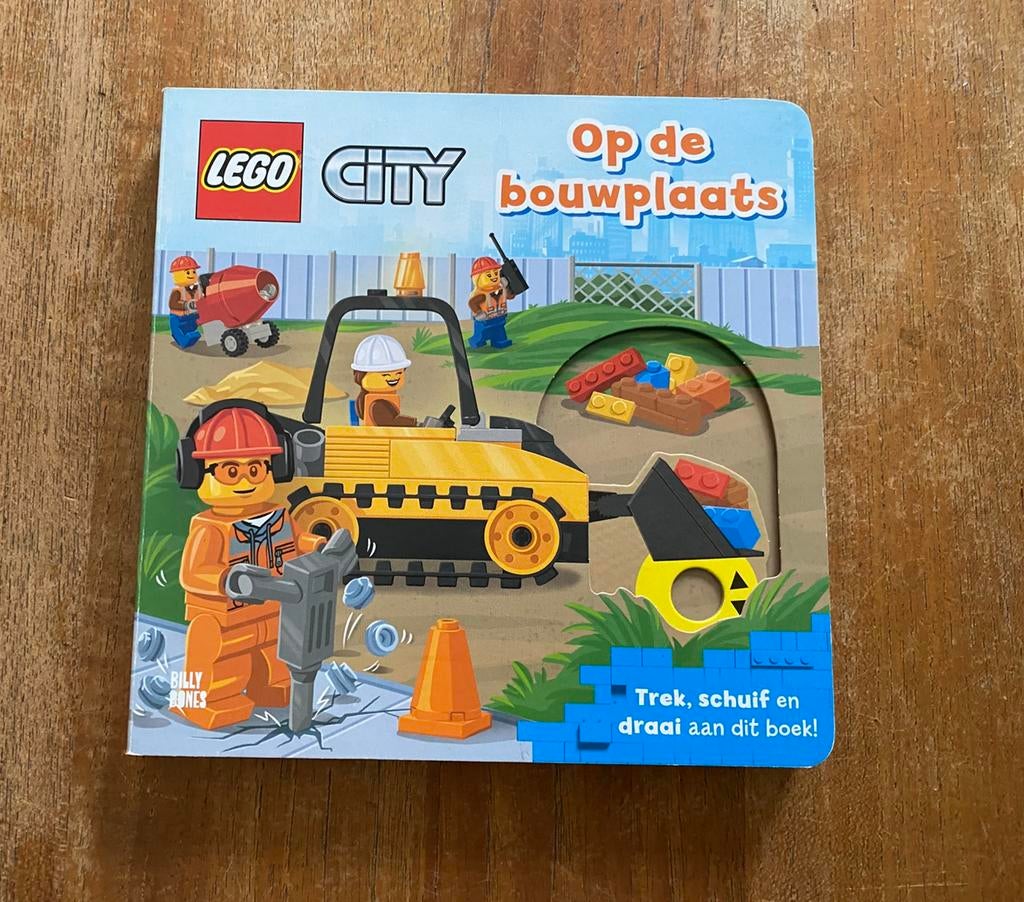 LEGO City Op de bouwplaats - Kartonboek schuif-en draaidelen, Boeken, 3 tot 4 jaar, Ophalen of Verzenden, Zo goed als nieuw, Uitklap-, Voel- of Ontdekboek