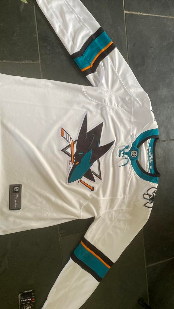 Josie sharks jersey, Sport en Fitness, IJshockey, Ophalen of Verzenden, Nieuw, Kleding