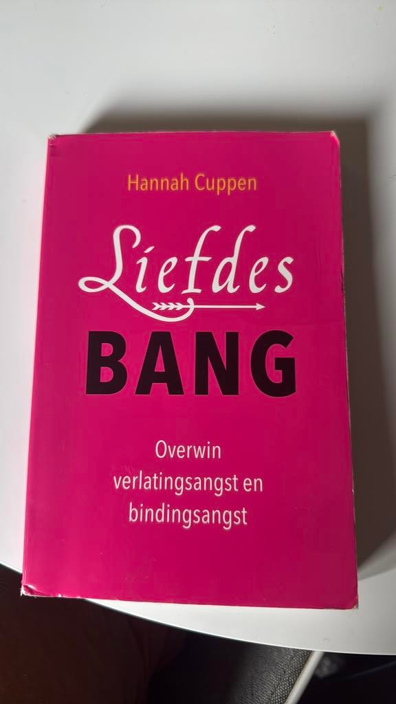 Hannah Cuppen - Liefdesbang, Ophalen of Verzenden, Gelezen, Hannah Cuppen