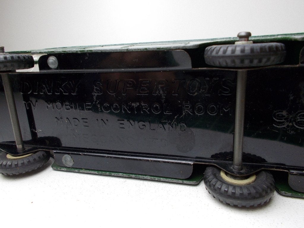 1959 Dinky SuperToys 967 BBC TV MOBILE CONTROL ROOM I.z.g.st, Ophalen of Verzenden, Zo goed als nieuw, Bus of Vrachtwagen, Dinky Toys
