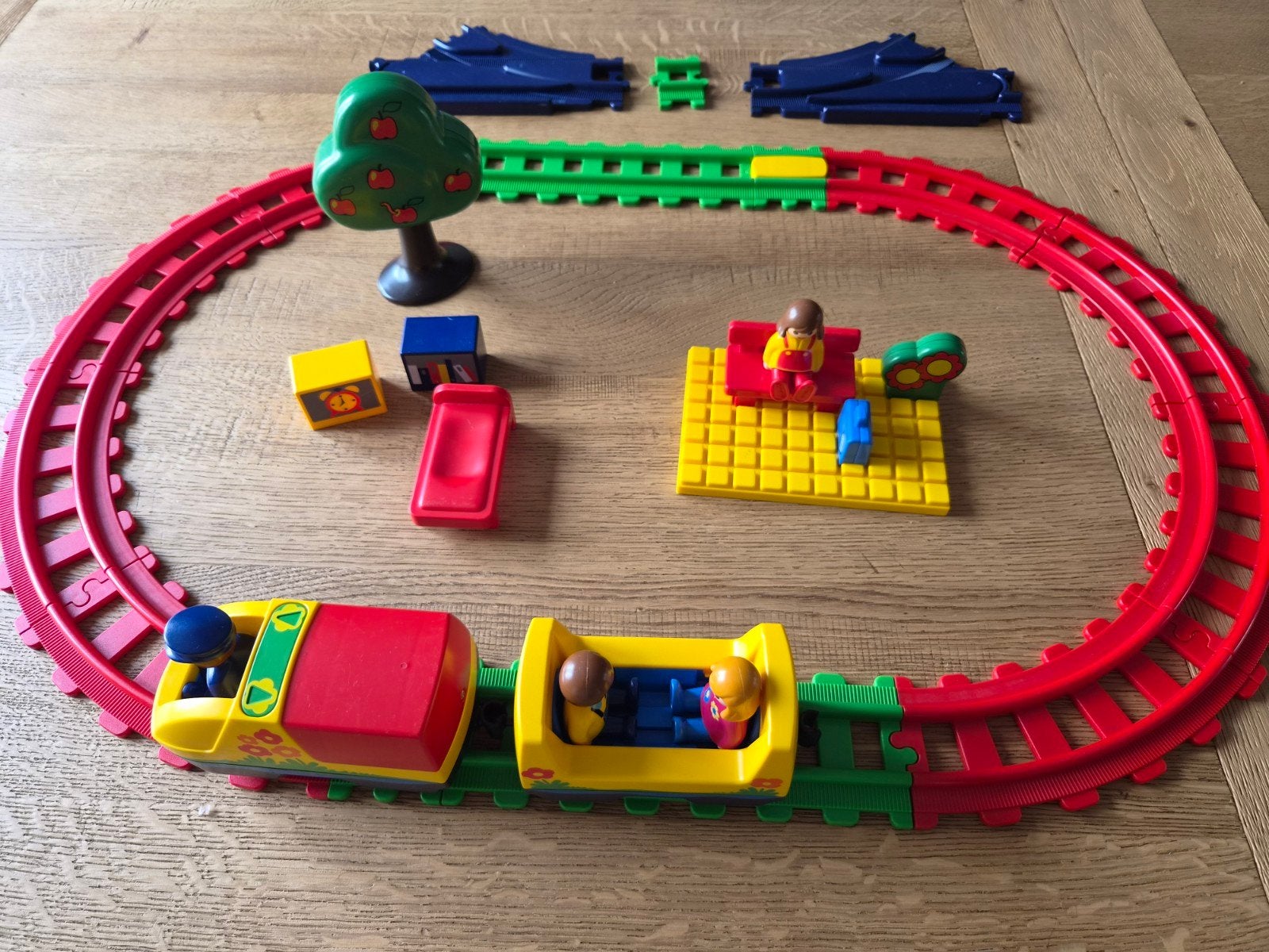 Playmobil 123 elektrische trein met extra wissels, Ophalen of Verzenden, Zo goed als nieuw