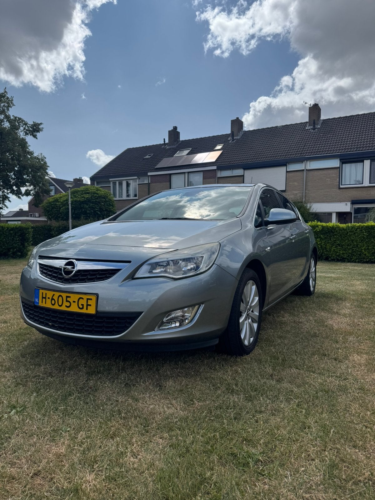 Opel Astra J 1.6 Turbo 180 PK Automaat – APK t/m 13-07-2027, 730 kg, Zwart, 4 cilinders, 179 pk