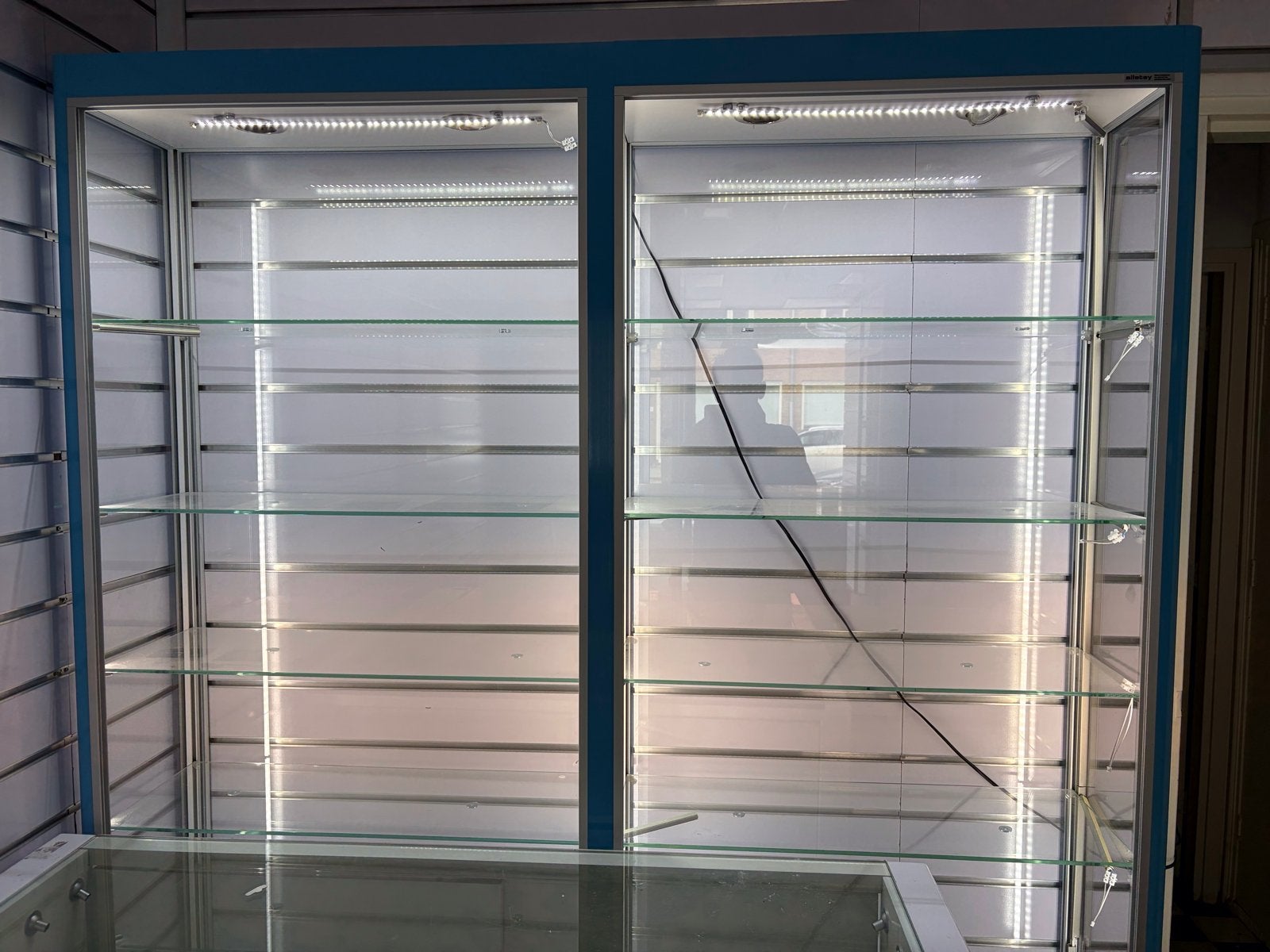 Aluminium vitrinekasten met verlichting, Ophalen, Strak modern, Gebruikt, 200 cm of meer