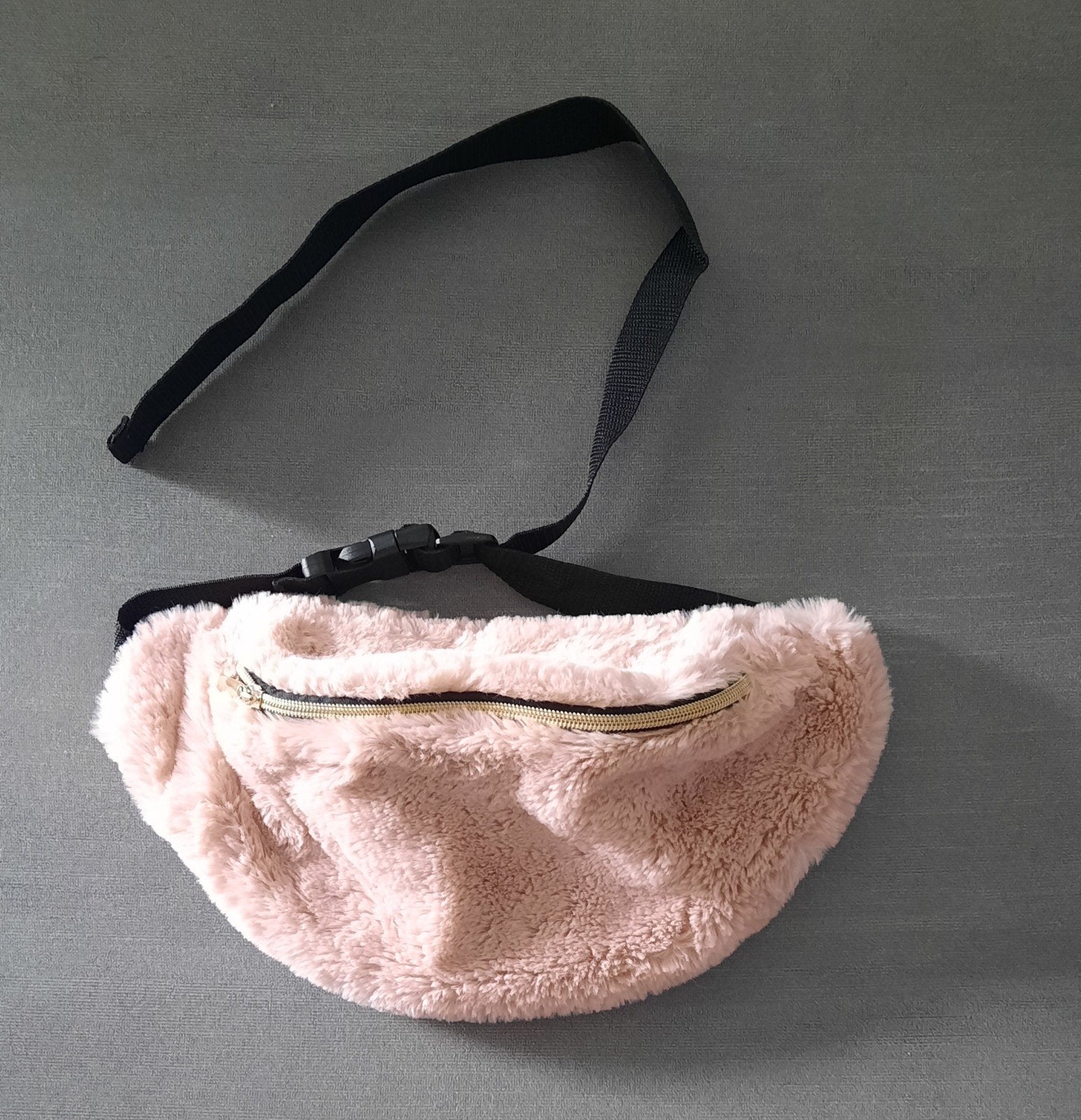 Fluffy roze buiktasje met ritsen, Ophalen of Verzenden, Zo goed als nieuw, Roze, Overige typen