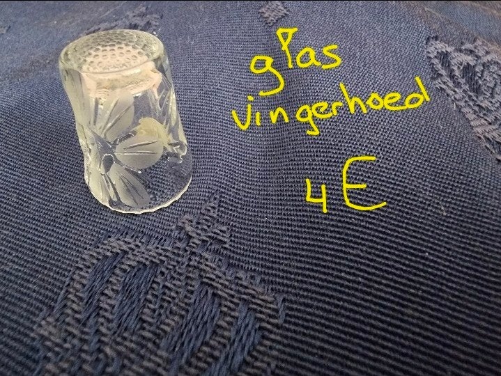 Vingerhoedjes, Ophalen of Verzenden, Zo goed als nieuw