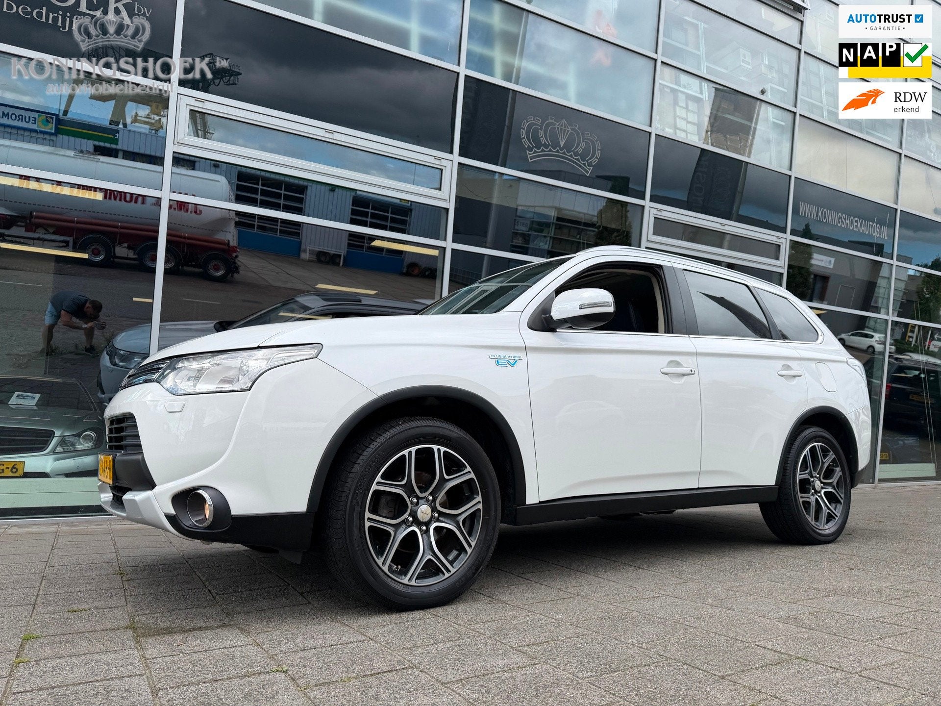 Mitsubishi Outlander 2.0 PHEV Limited Edition X-Line, 1998 cc, 4 cilinders, Wit, Vierwielaandrijving