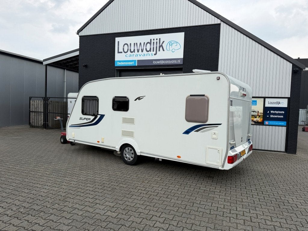 SPRITE Super 490 CF ’11 (Mover, Fransbed), Caravans en Kamperen, Rondzit, Bedrijf, Lengtebed, 6 tot 7 meter