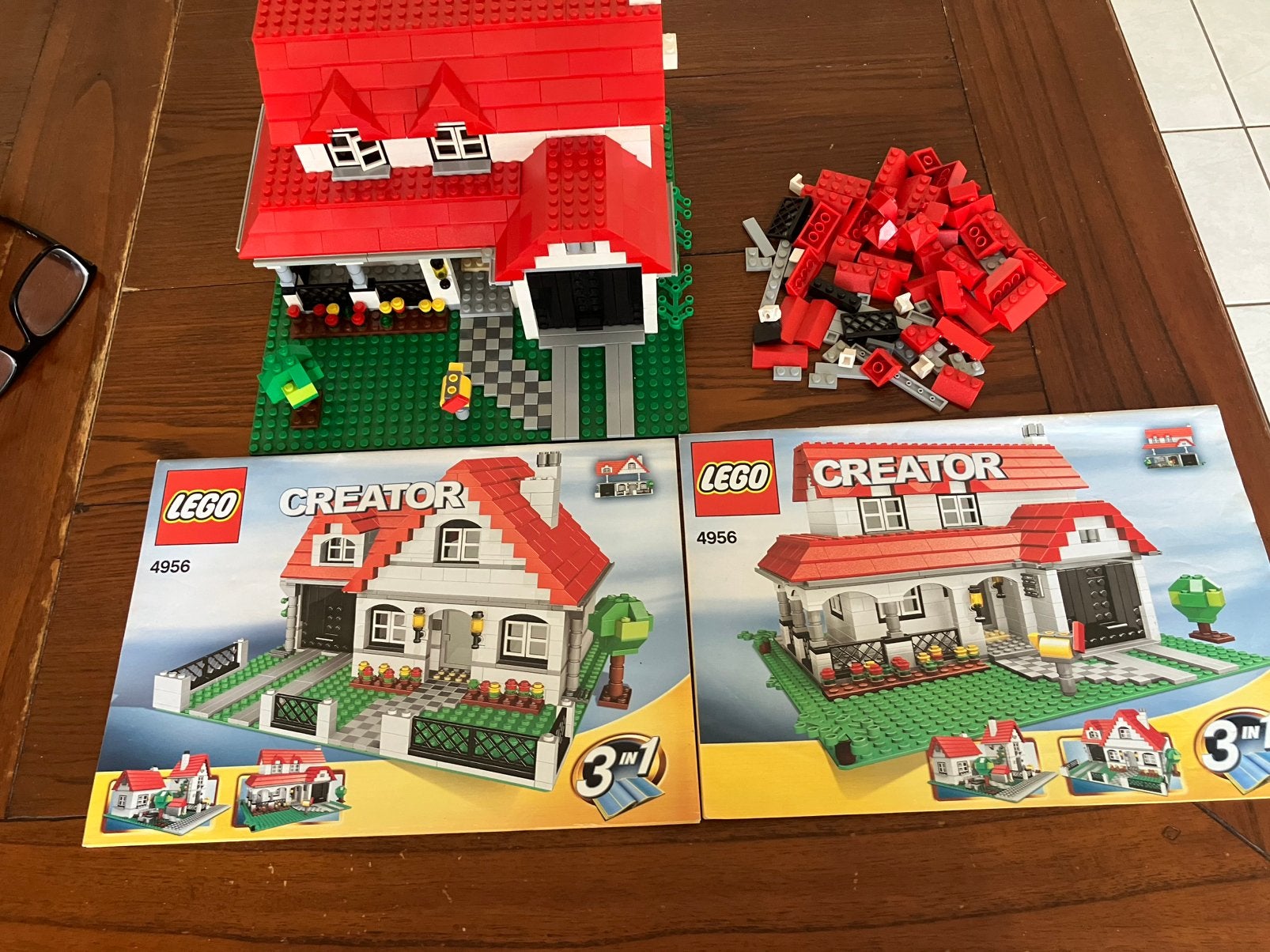 Lego Creator House 4956 compleet met 2 boeken, Gebruikt, Lego, Inclusief accessoires, Ophalen of Verzenden
