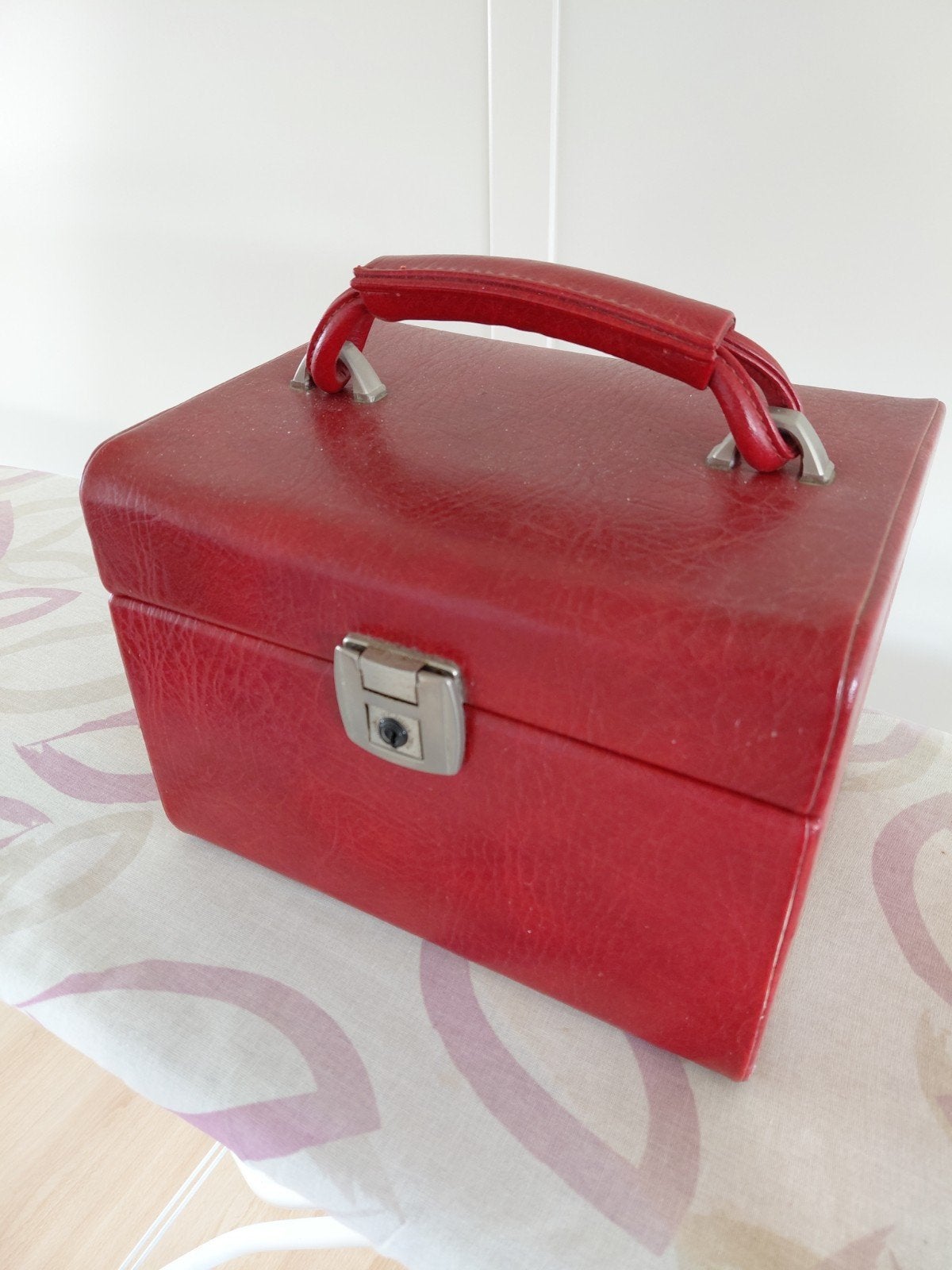 Vintage Rode Make-up Koffer met Spiegel, Ophalen, Gebruikt, Met slot, Hardcase