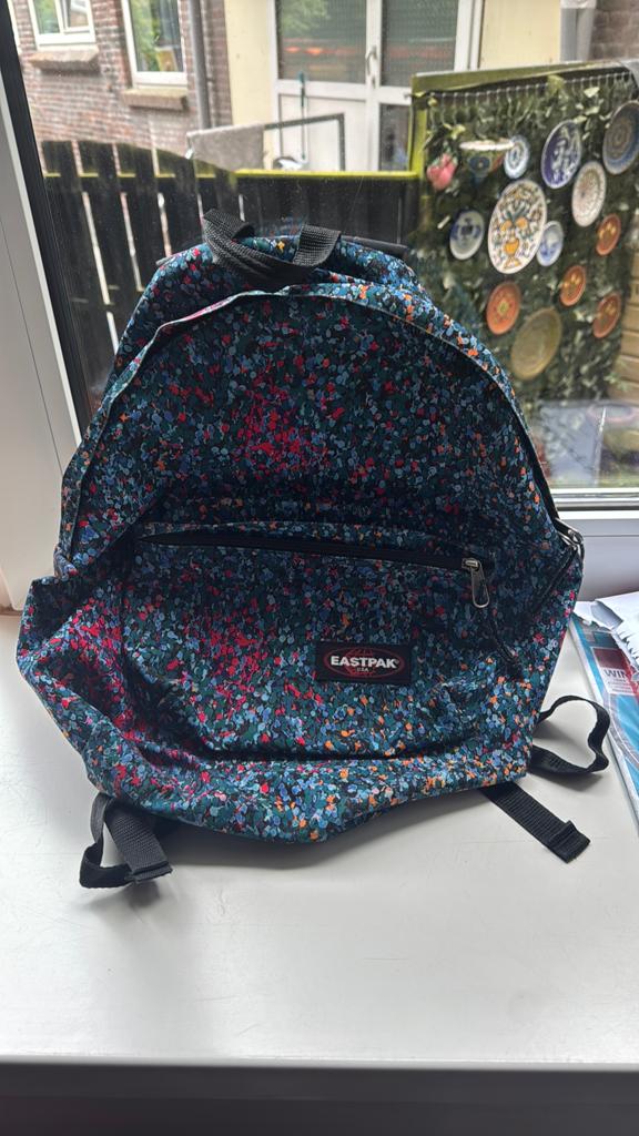 Eastpak Rugtas met Bloemenprint, 45 tot 60 cm, 25 tot 40 cm, Ophalen of Verzenden, Zo goed als nieuw