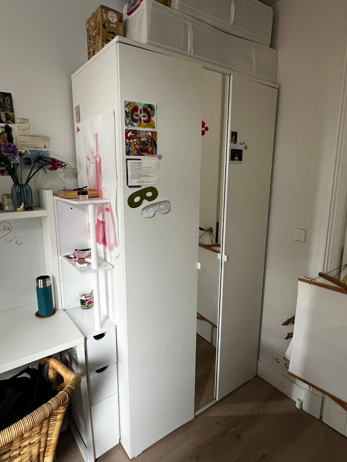IKEA VIHALS White Wardrobe with Mirror, Ophalen, Met deur(en), 100 tot 150 cm, 200 cm of meer
