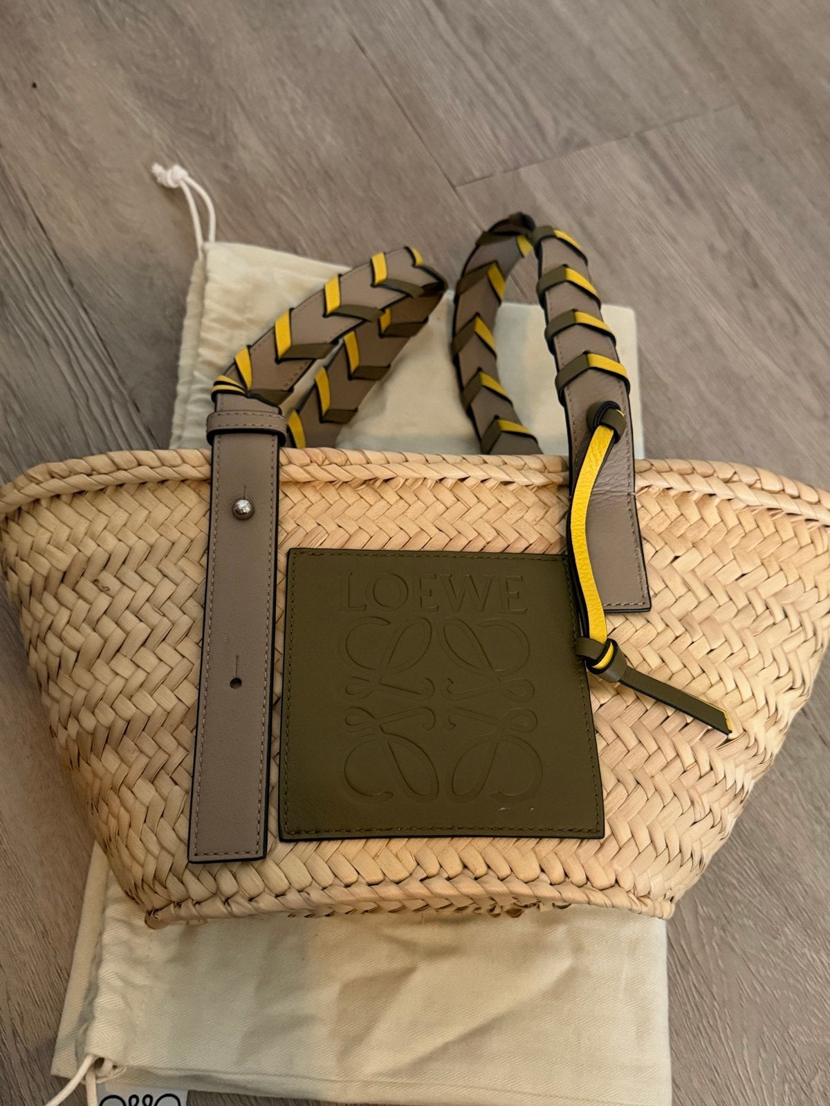 Loewe Strandtas - Perfect voor de zomer!, Sieraden, Tassen en Uiterlijk, Tassen | Damestassen, Ophalen of Verzenden, Zo goed als nieuw