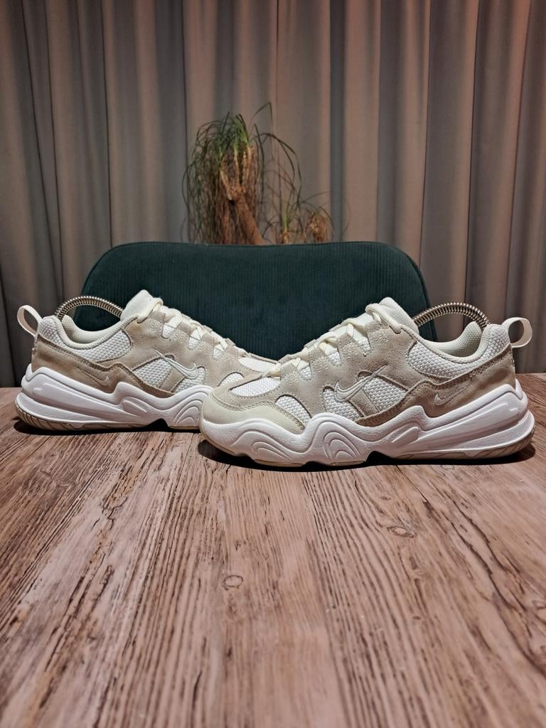 Nike Tech Hera 'Photon Dust' Size 36,5, Kleding | Dames, Schoenen, Gedragen, Sneakers of Gympen, Wit, Ophalen of Verzenden