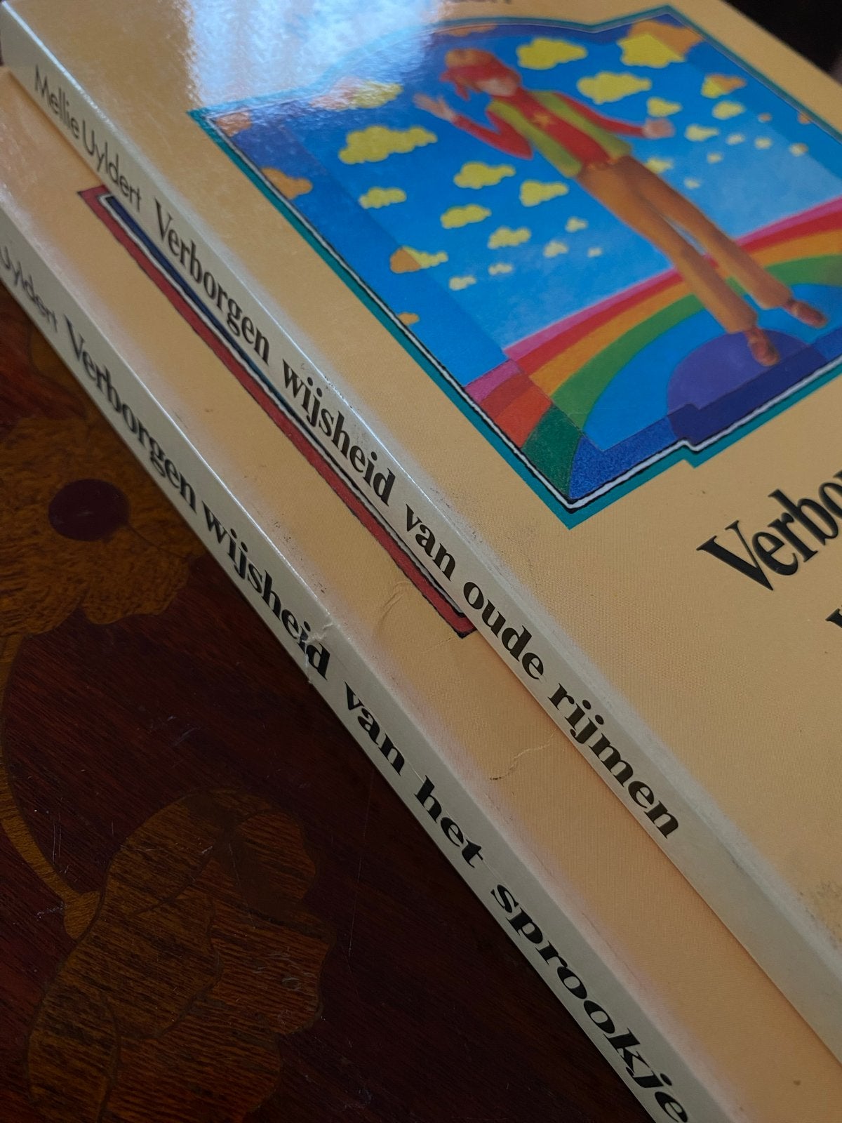 Mellie Uyldert - Verborgen wijsheid van oude rijmen & sprook, Boeken, Ophalen of Verzenden, Gelezen, Spiritualiteit algemeen, Achtergrond en Informatie