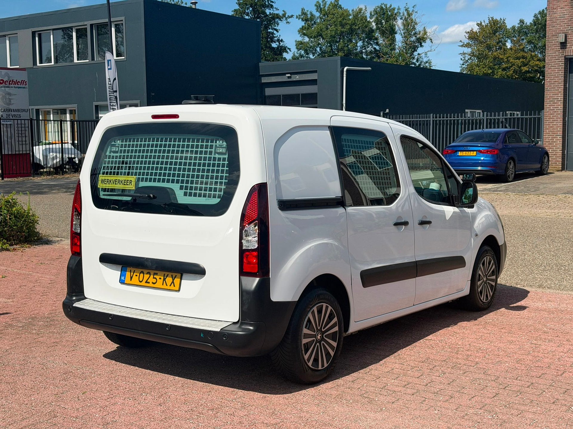 Peugeot Partner 120 1.6 BlueHDi 100 L1 Premium Pack - PDC -, Auto's, Voorwielaandrijving, Stof, Gebruikt, 4 cilinders