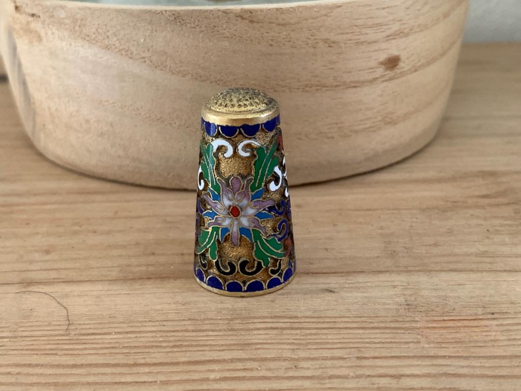 Diverse oude vingerhoedjes cloisonné., Verzamelen, Vingerhoedjes, Ophalen of Verzenden, Gebruikt