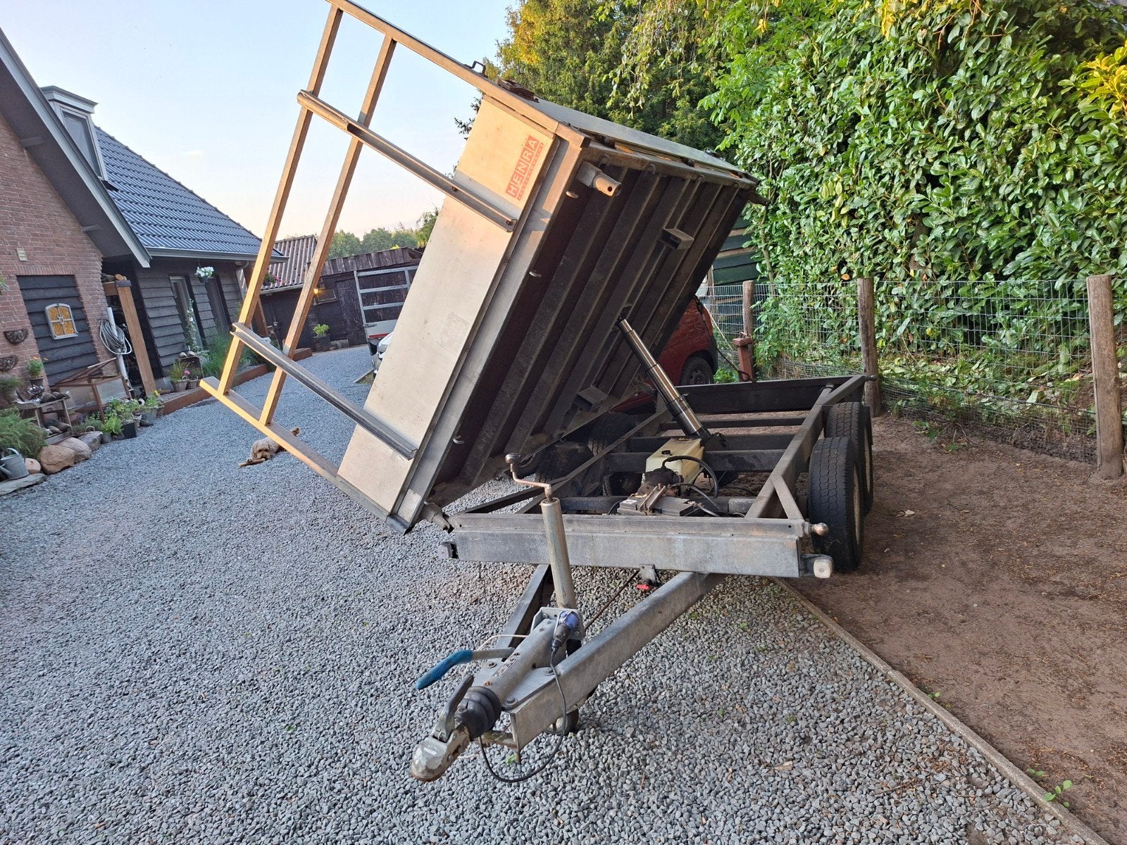 Henra electrische kipper 2700kg, Ophalen