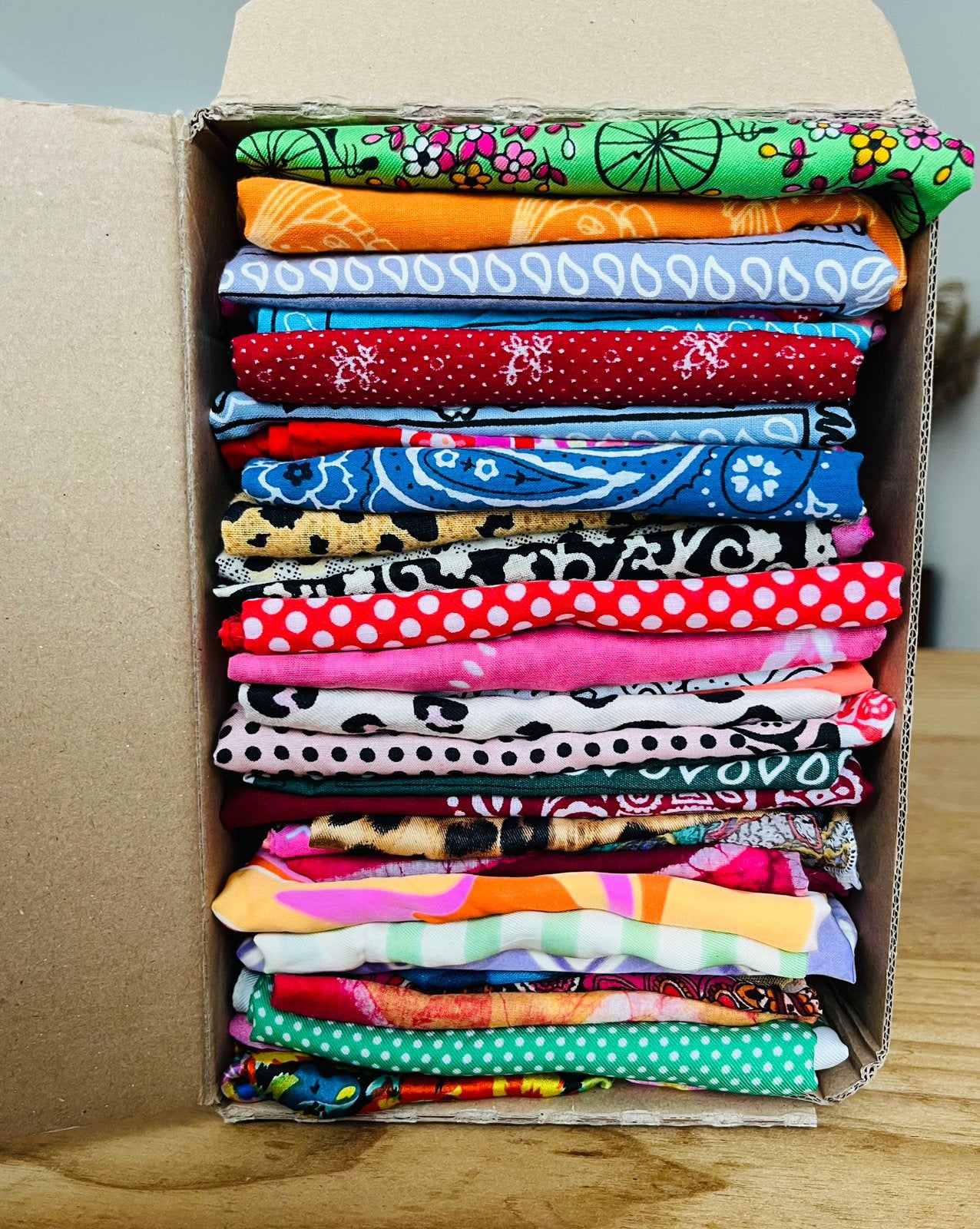 40x vintage sjaal / bandana/ haarband / sjaaltje, Ophalen of Verzenden, Zo goed als nieuw, Maat 38/40 (M), Sjaal
