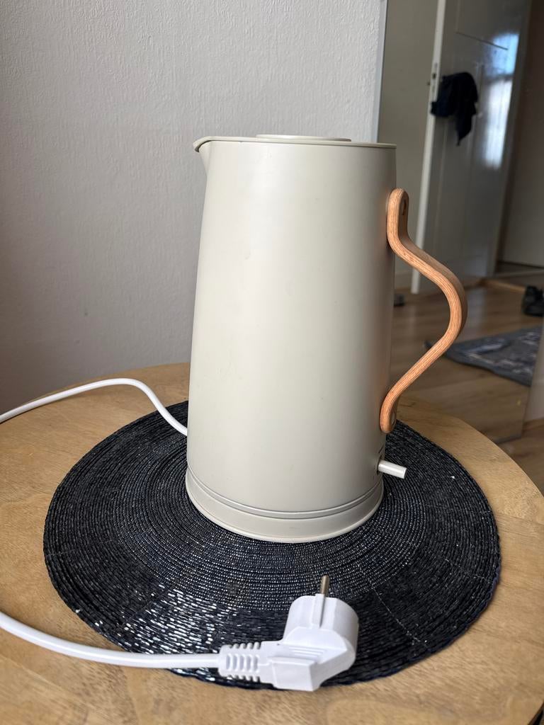 Stelton Emma waterkoker 1,2l - Defecte schakelaar, Witgoed en Apparatuur, Waterkokers, 1 tot 2 liter, Ophalen of Verzenden, Zo goed als nieuw