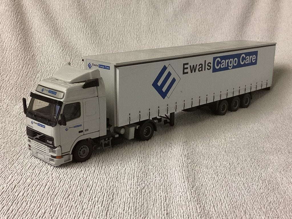 VOLVO FH12 Globetrotter met Tautliner van Ewals Cargo Care, Ophalen of Verzenden, Zo goed als nieuw, Bus of Vrachtwagen, Tekno