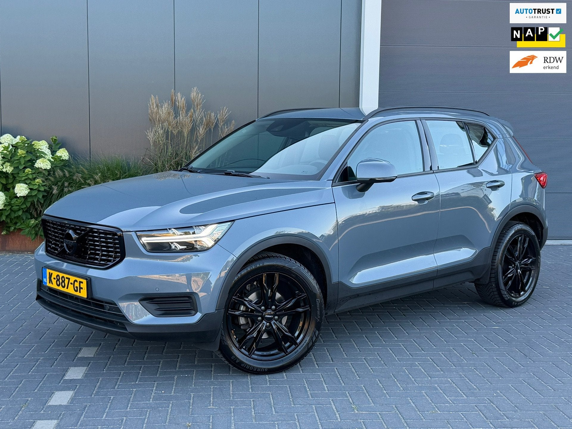Volvo XC40 1.5 T2 Momentum Core CLIMATE|CAMERA|TREKHAAK|NAVI, Auto's, Voorwielaandrijving, Gebruikt, Origineel Nederlands, Bedrijf