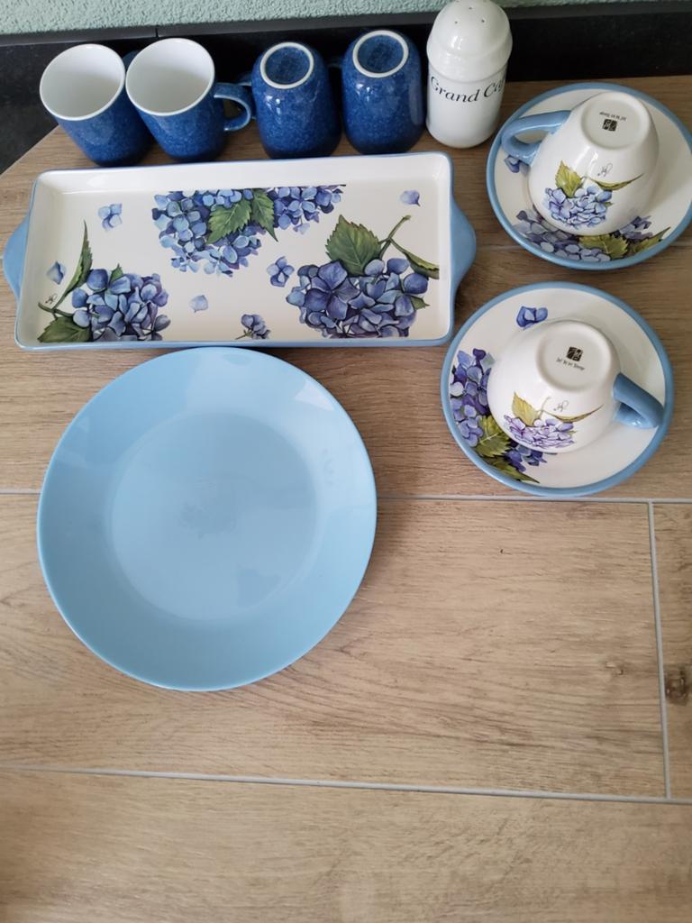Jet by ter Steege servies, Huis en Inrichting, Ophalen, Zo goed als nieuw, Overige stijlen, Kop(pen) en/of Schotel(s)