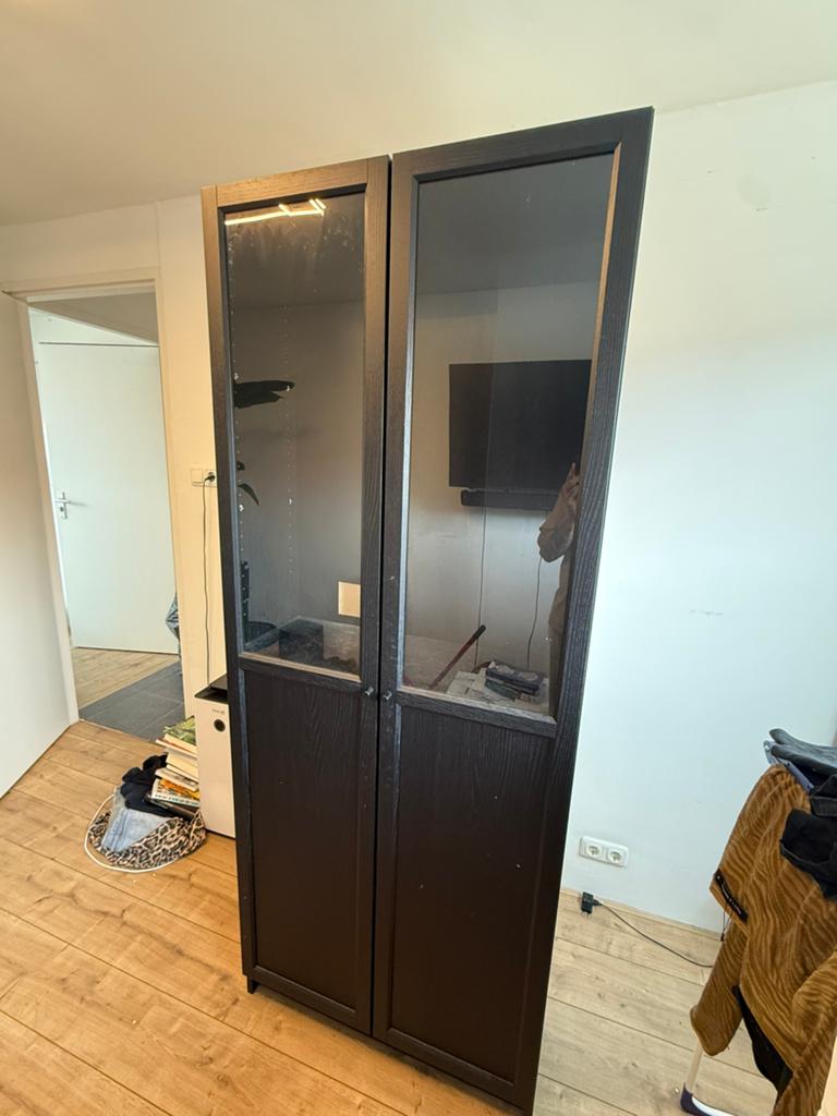 Mooie ikea kast zwart vitrine, Ophalen, 200 cm of meer, 50 tot 100 cm, Zo goed als nieuw