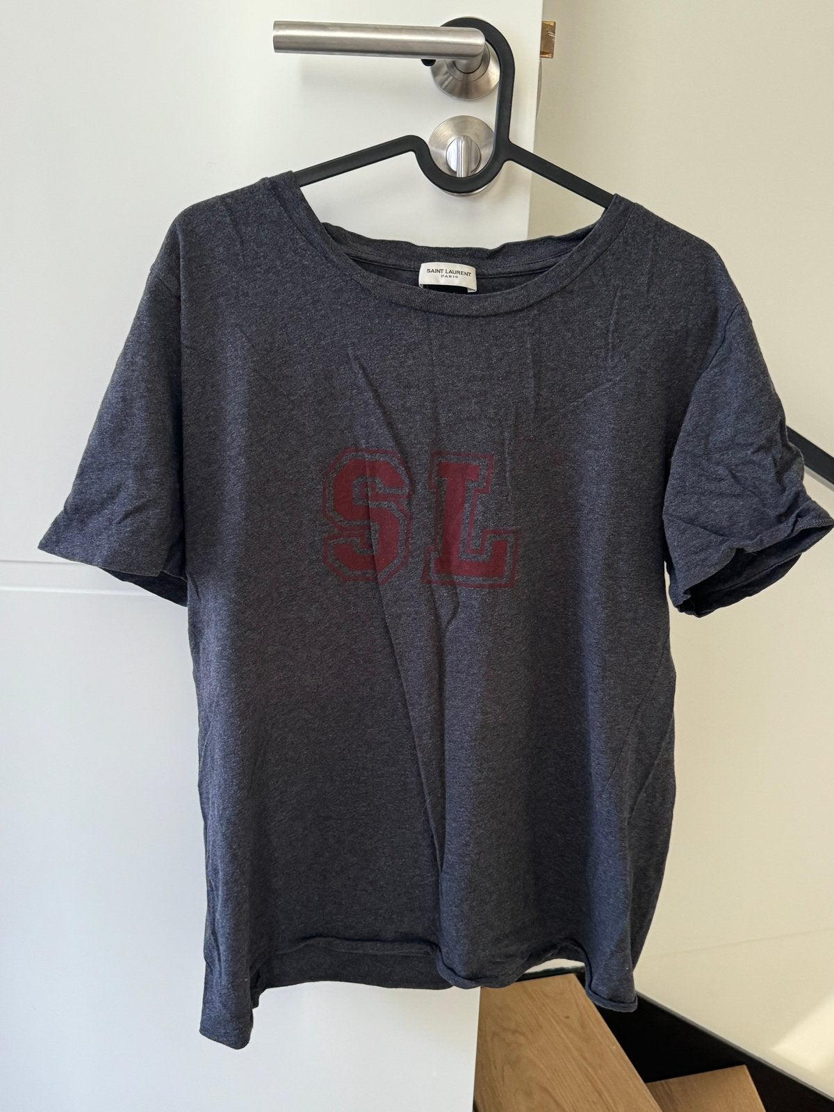 Saint Laurent T-shirt met 'SL' print - Maat M, Ophalen of Verzenden, Gedragen, Maat 48/50 (M), Grijs