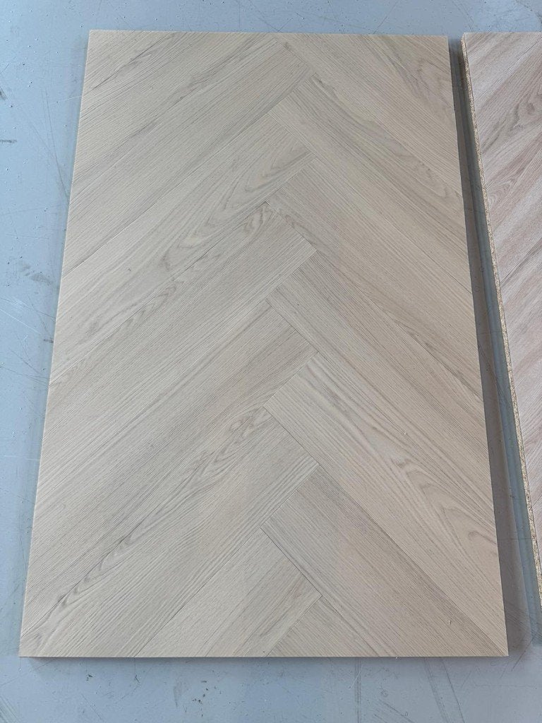 RESTPARTIJ A-kwaliteit PVC plak Visgraat | €16,95/m2
