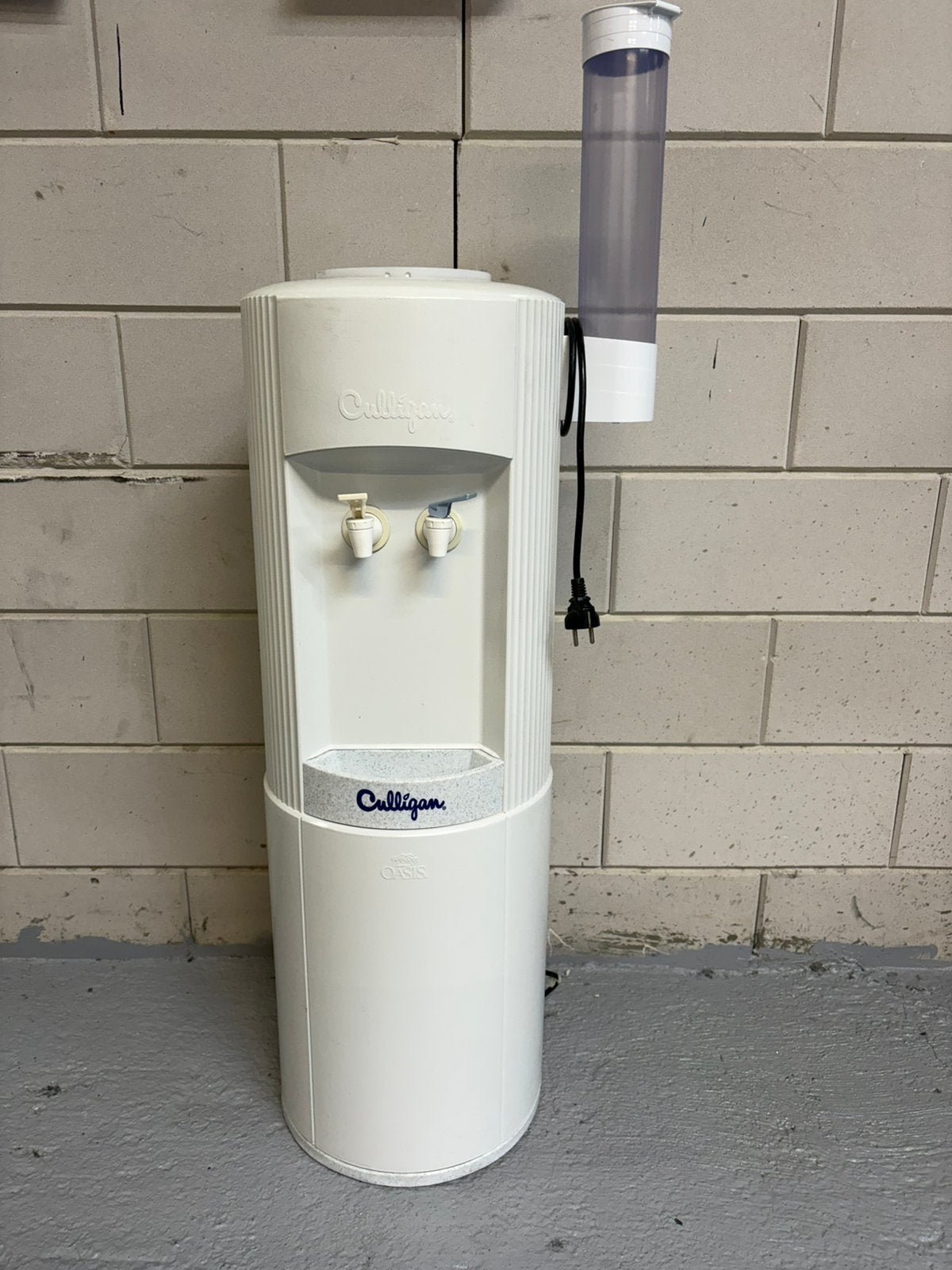 Oasis waterkoeler watertap wit incl. bekerhouder, Ophalen of Verzenden, Gebruikt, Waterkoeler