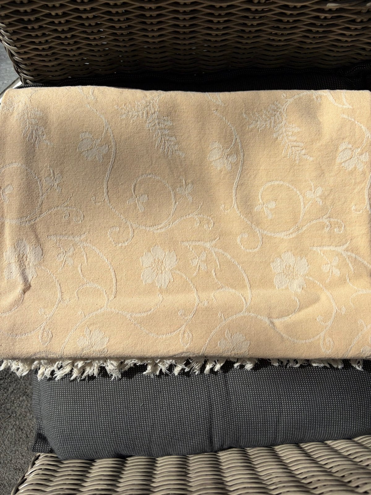 Heel mooi zachtgeel tafelkleed voor buiten of binnen, Verzenden, Zo goed als nieuw