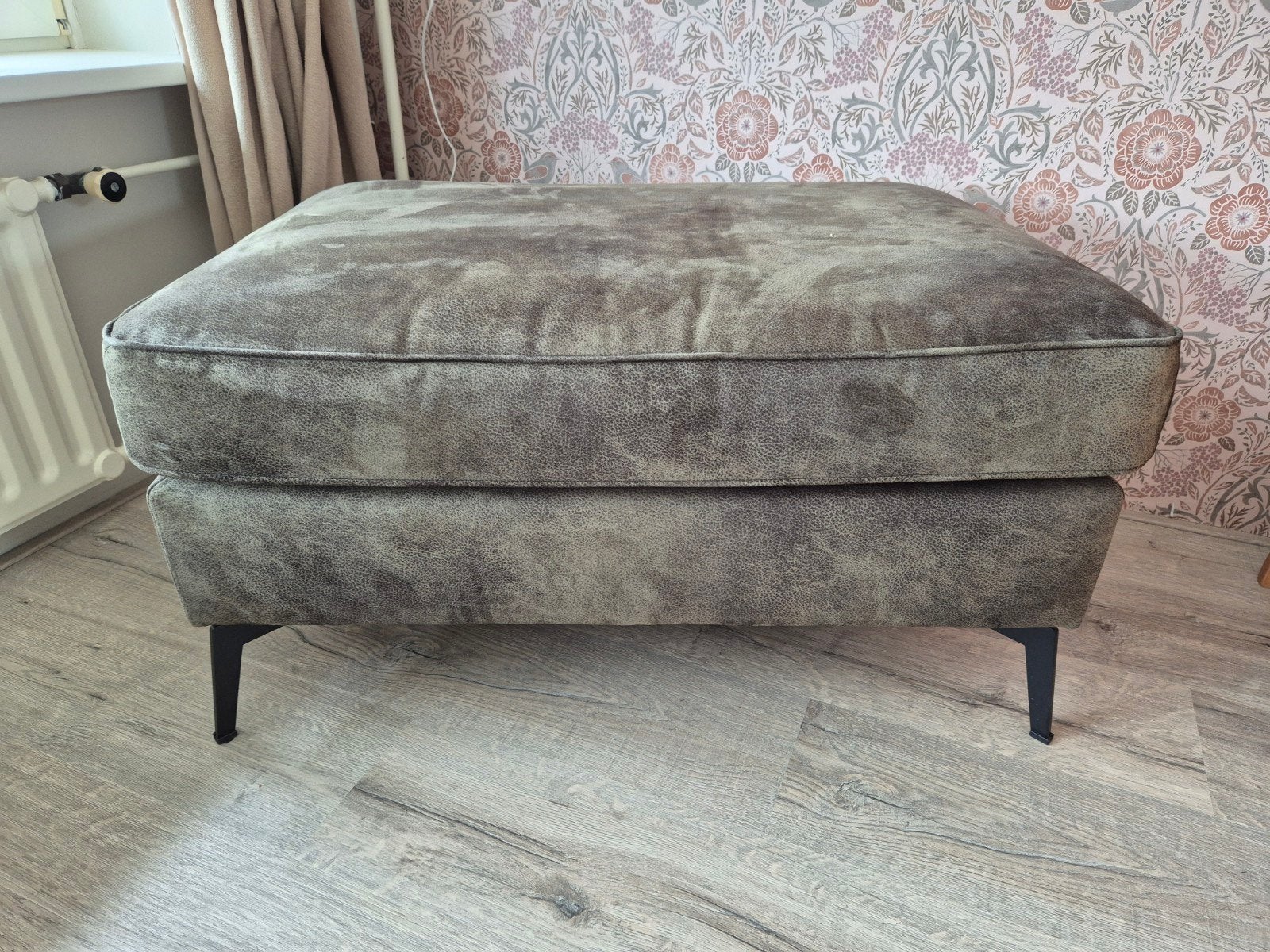 Donkergroene hocker te koop, Ophalen, 75 tot 100 cm, Zo goed als nieuw, Modern