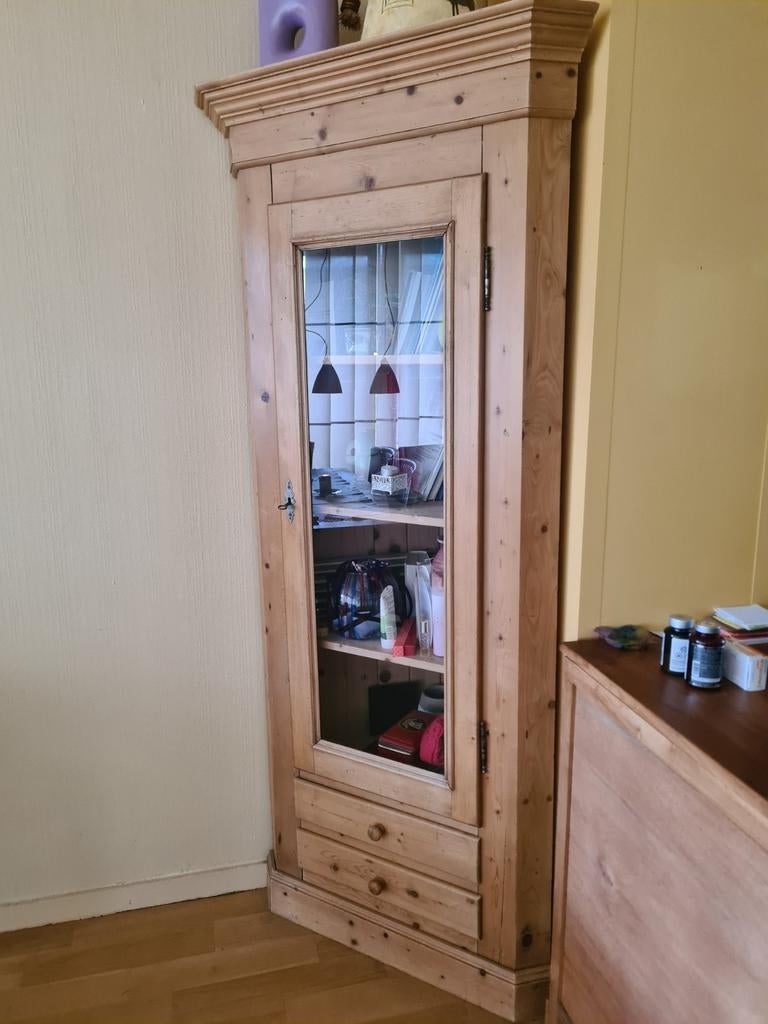 Hoekkast met glazen deur en lades, Huis en Inrichting, Kasten | Boekenkasten, Ophalen, Gebruikt, 50 tot 100 cm, Grenenhout
