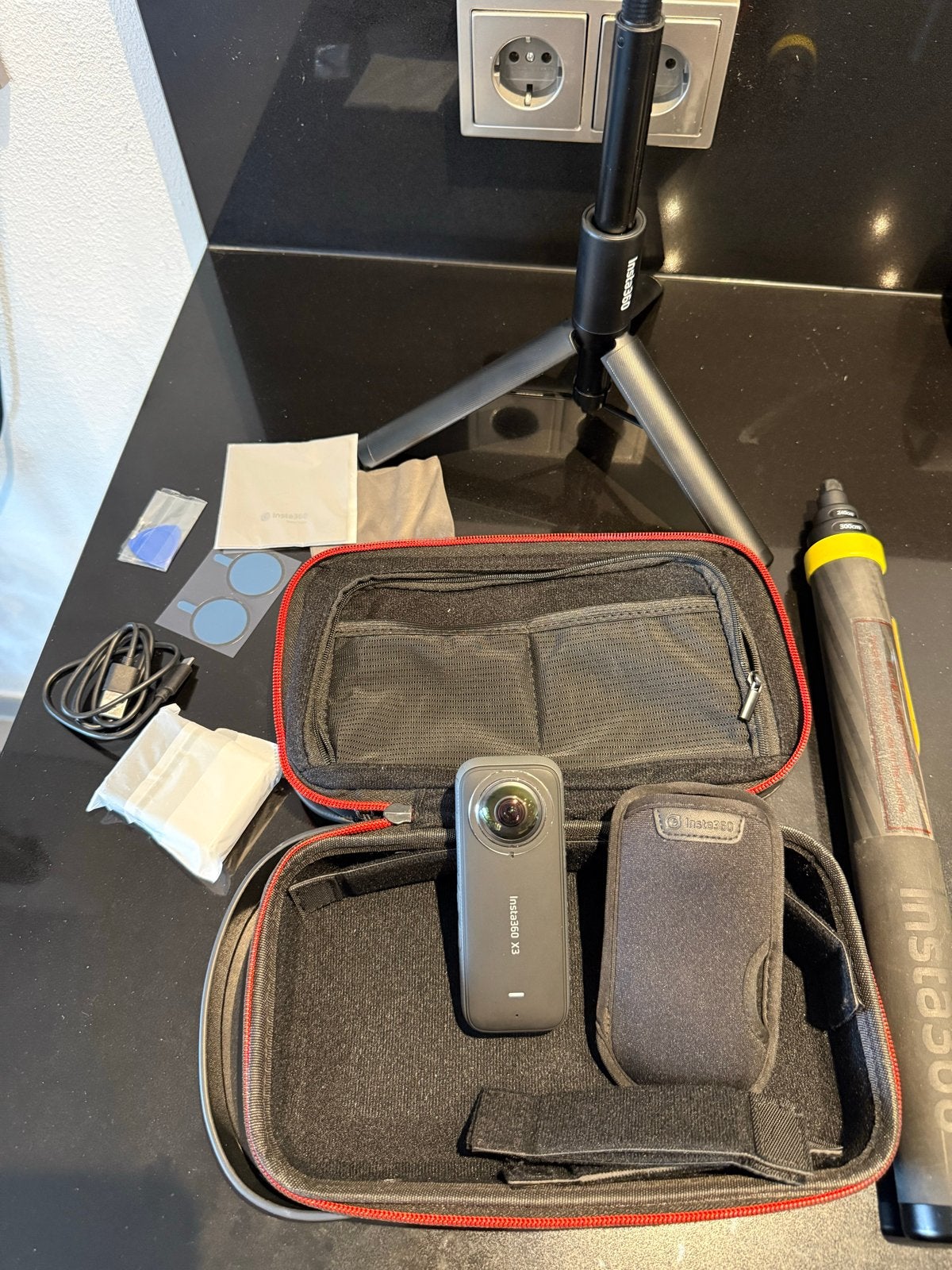 Insta360 X3 met accessoires en 3m selfiestick, Ophalen, Zo goed als nieuw, Overige merken