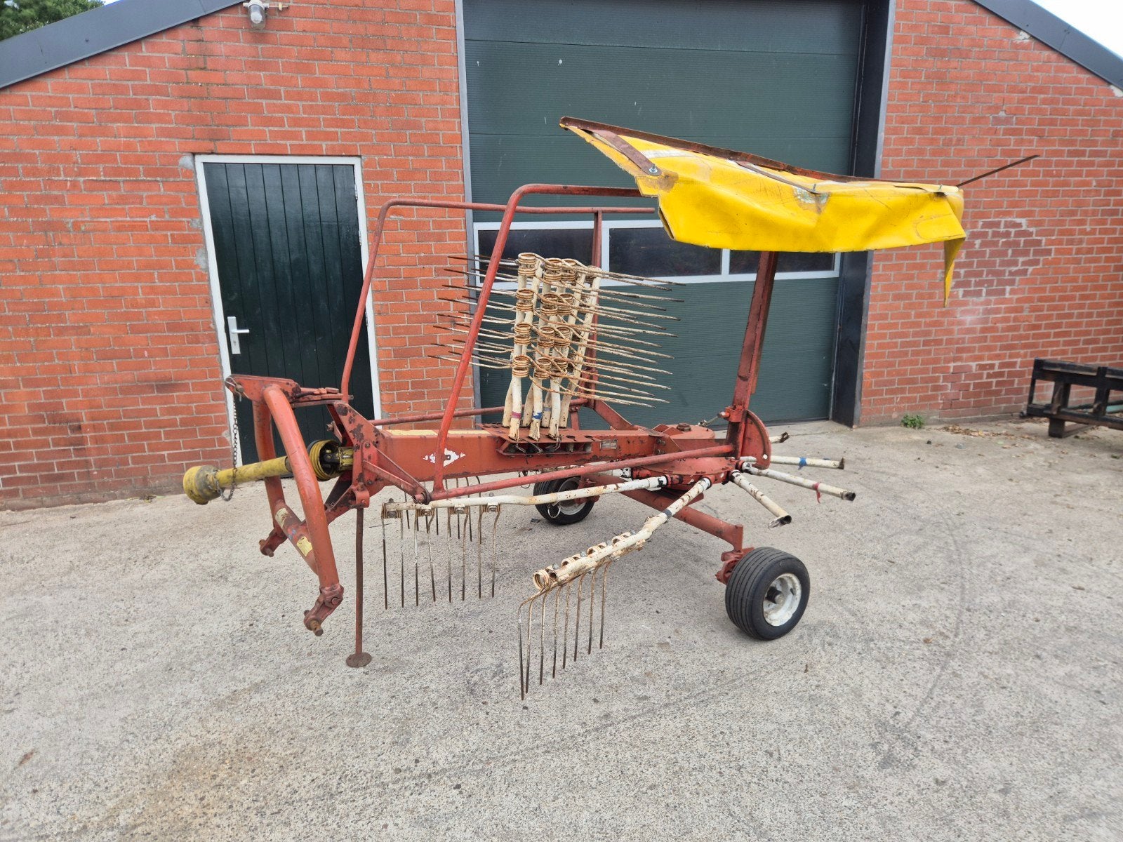 Te koop Kuhn zwadhark, Zakelijke goederen, Ophalen, Veehouderij, Weidebouw