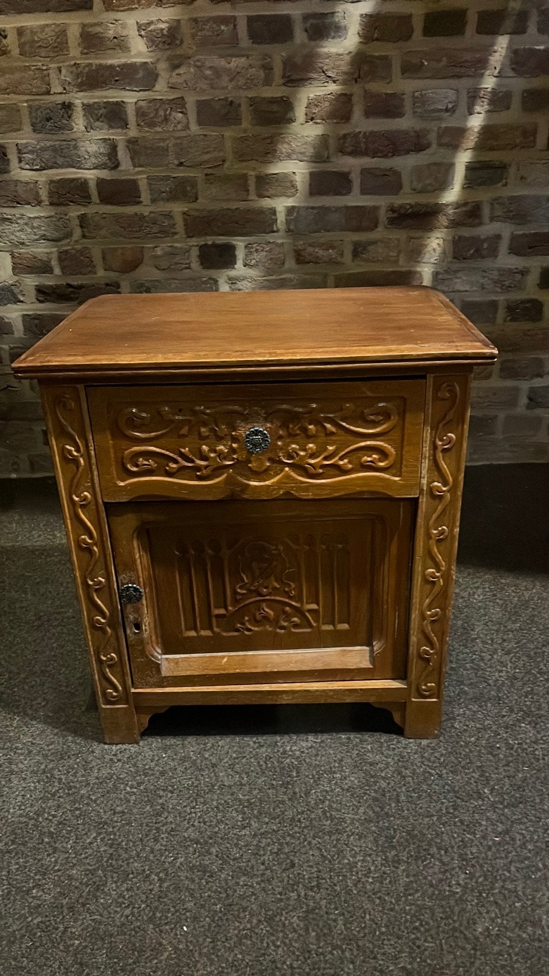 Leuk klein kastje, Huis en Inrichting, Slaapkamer | Nachtkastjes, Ophalen, Gebruikt, Hout, 45 tot 65 cm