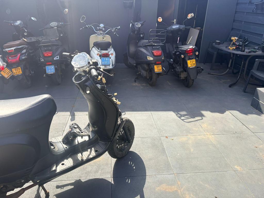 7 Scooters  Opknappers, Ophalen, Gebruikt, Benzine, Overige modellen
