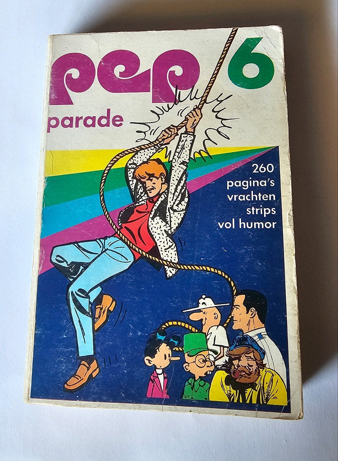 Pep Parade 6 - Vintage Stripboek uit 1972, Eén stripboek, Ophalen of Verzenden, Gelezen