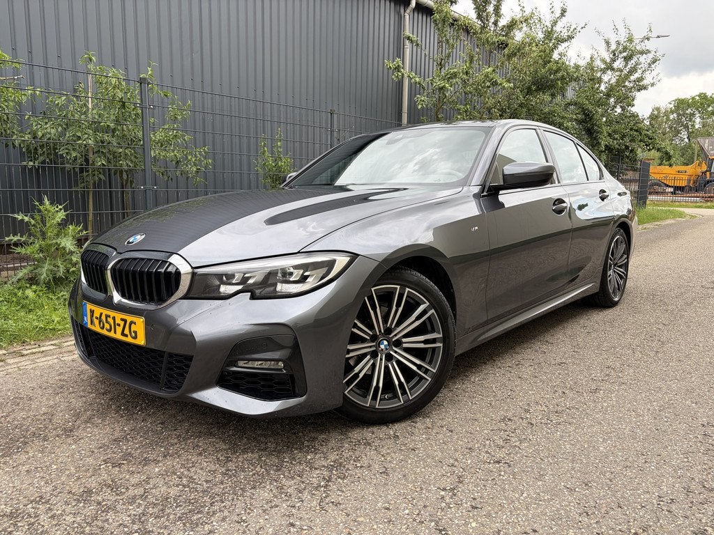 BMW 3 Serie 318i High Executive / AUTOMAAT / NAVI / M-PAKKET, Automaat, 1998 cc, Achterwielaandrijving, Gebruikt
