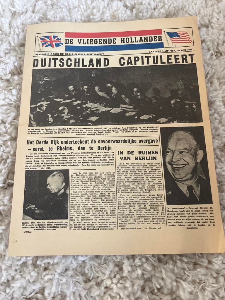 De Vliegende Hollander - Duitsland Capituleert (1945), Ophalen of Verzenden, Gelezen, Krant