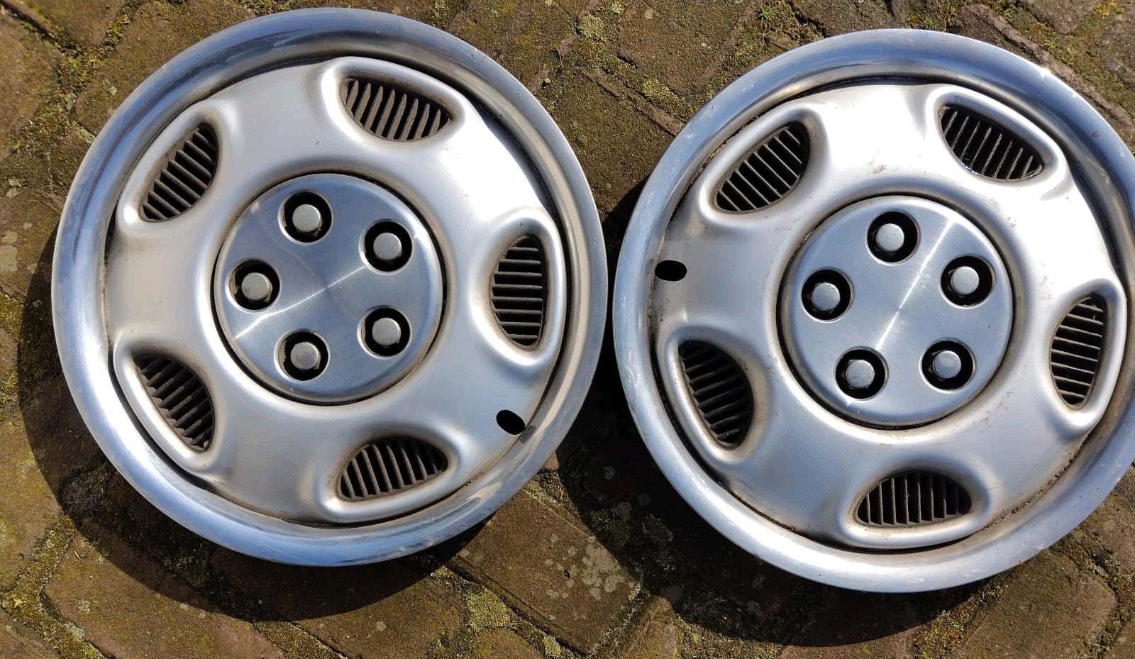 2 wieldoppen, Ophalen of Verzenden, Gebruikt