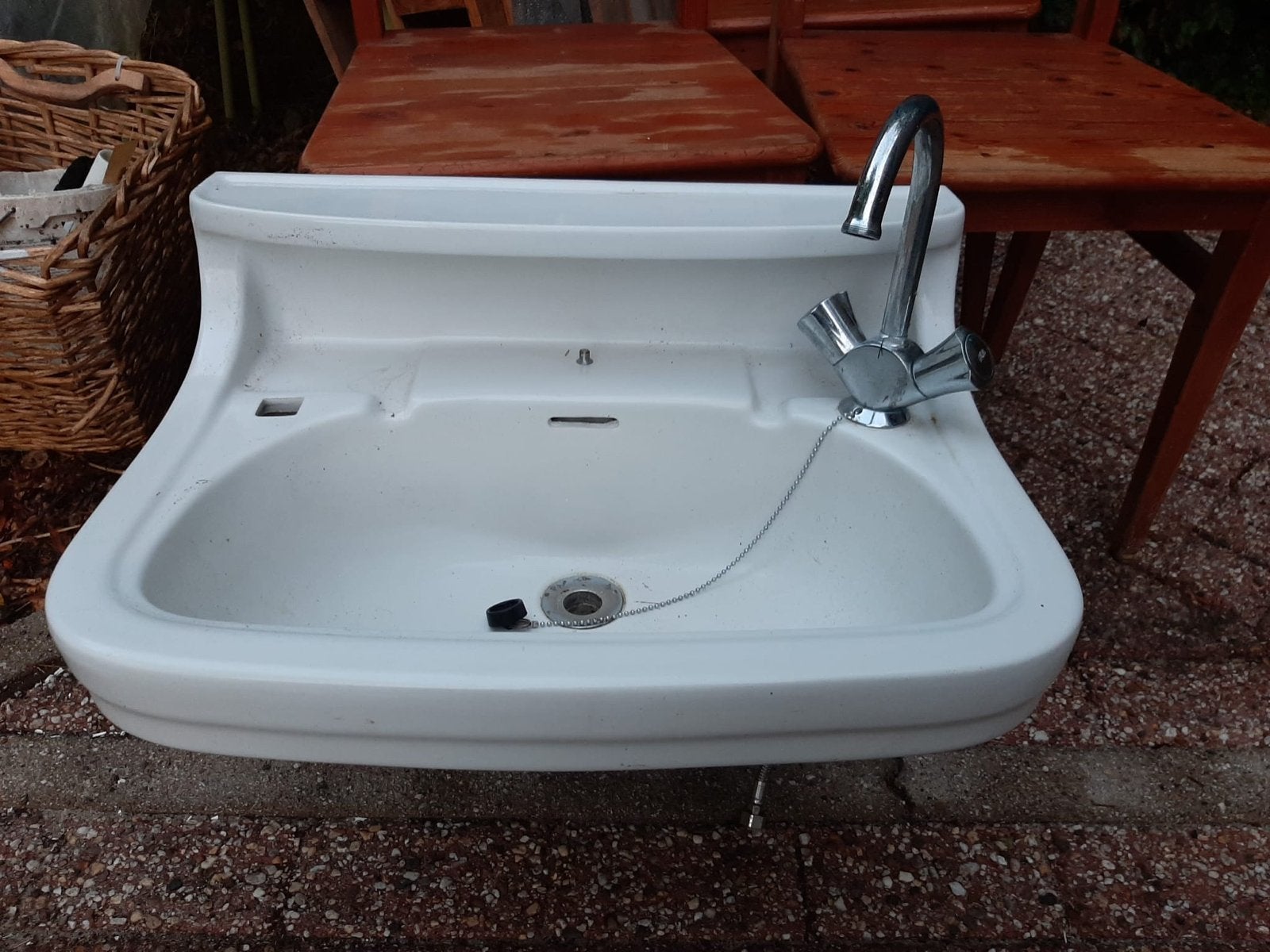 Wastafel met Grohe kraan en bevestigingsbeugels, Ophalen of Verzenden, Gebruikt, Chroom, Wastafel