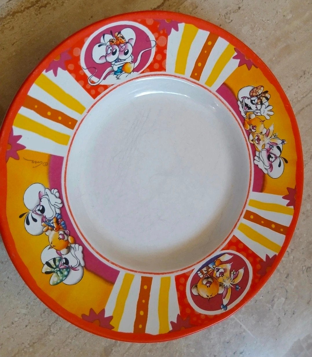Diddl en vrienden spaghetti bord - Mooie kleuren, Verzamelen, Ophalen of Verzenden, Verschillende figuren, Gebruikt, Servies