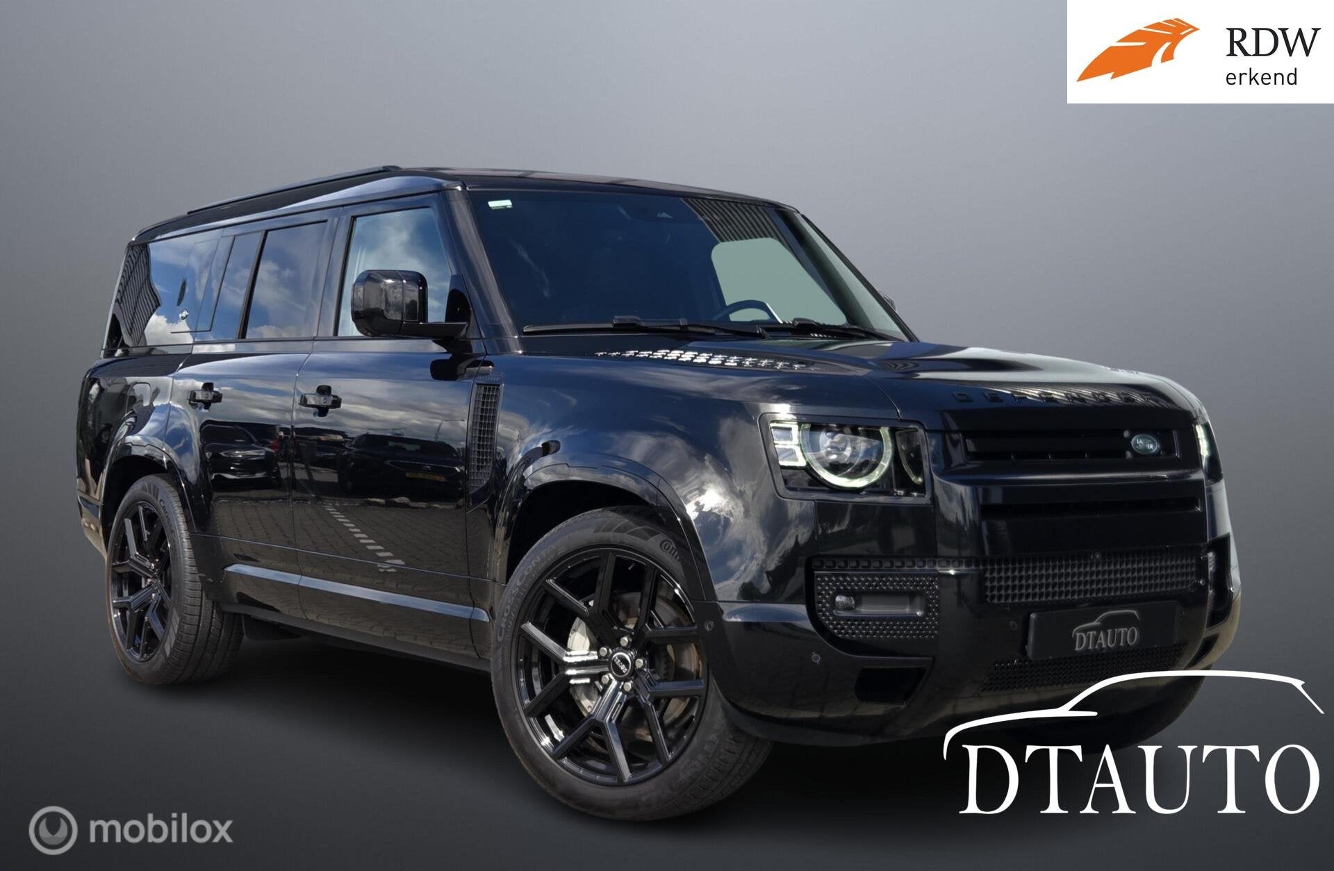 Land Rover Defender 3.0 D300 130HSE Airm Pano Grijs Kenteken, Auto's, Automaat, Dealer onderhouden, 2467 kg, Zwart